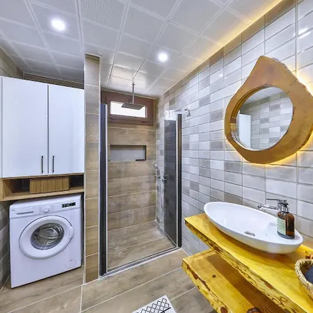 Elfe Misra Apartment *